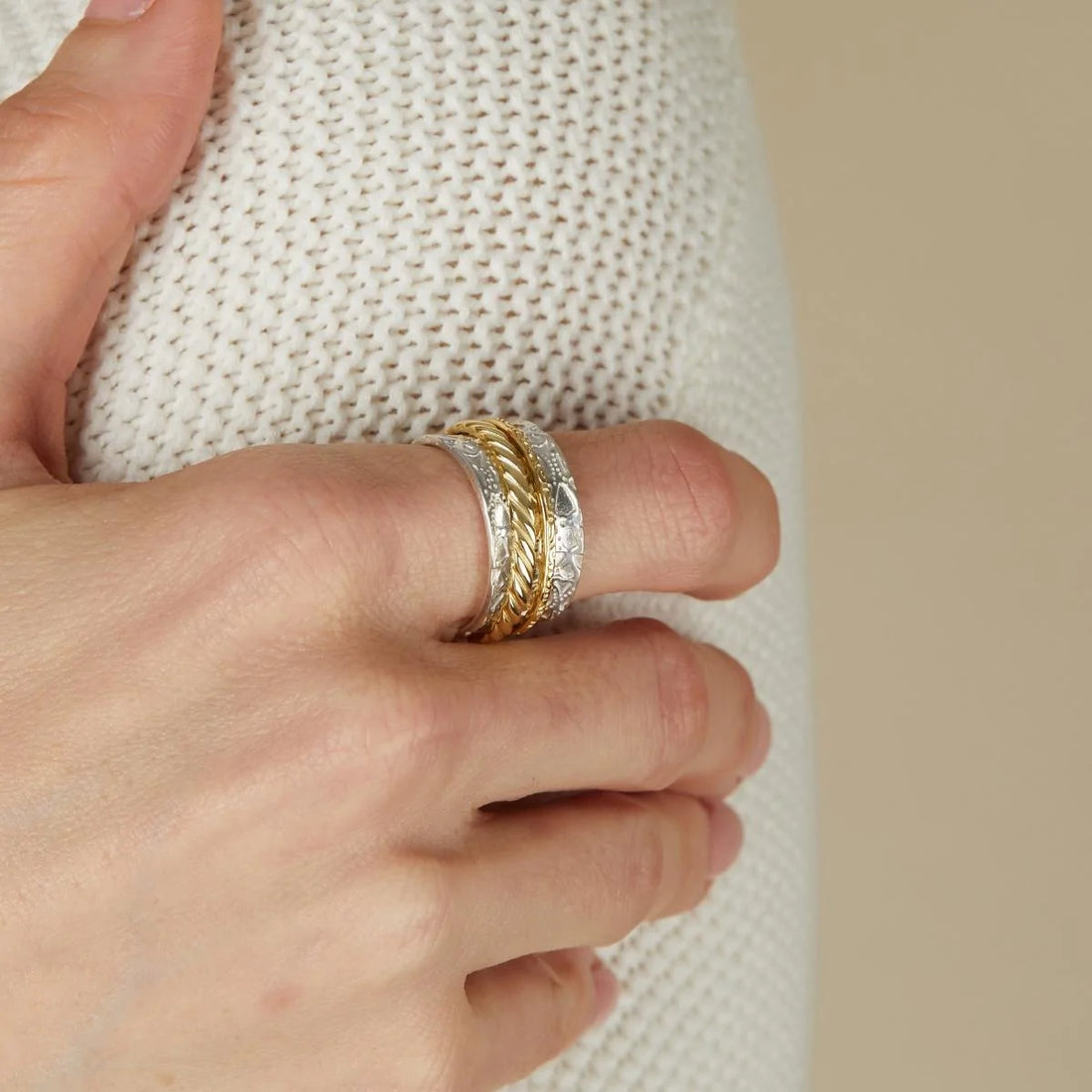 How to Use Meditation Rings for Reducing Stress and Anxiety - My Anxiety  Ring