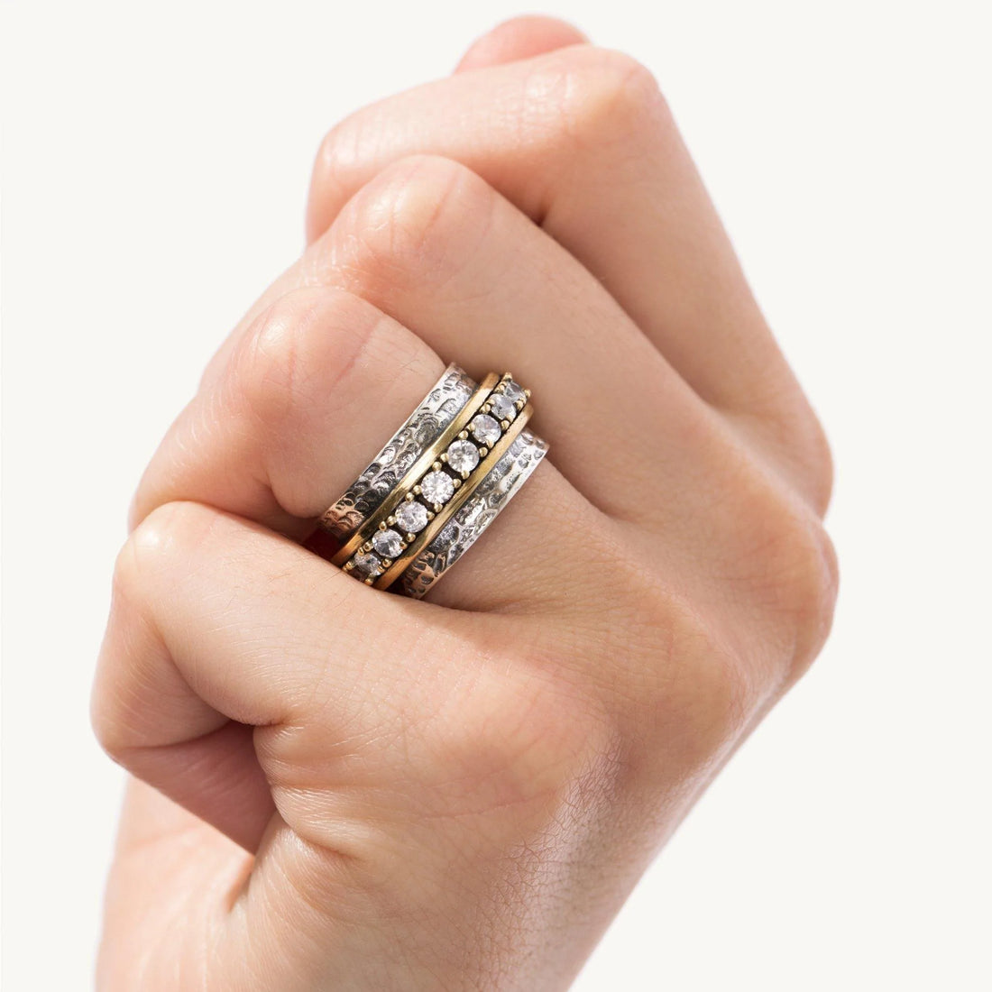 How to Tell if a Gemstone Ring is Real: Step-by-Step Guide to ... How to find out if a ring is real