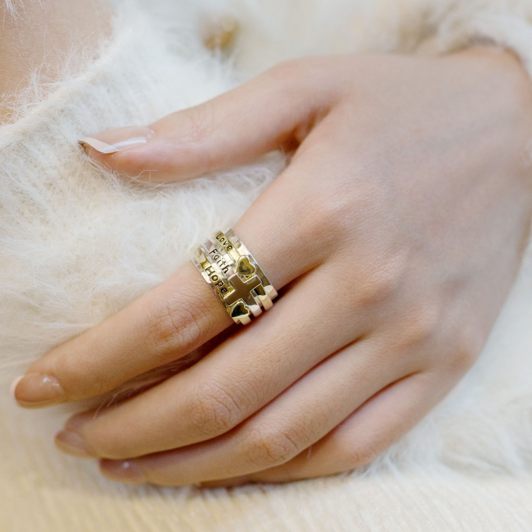Geonna Cross Spinner Ring