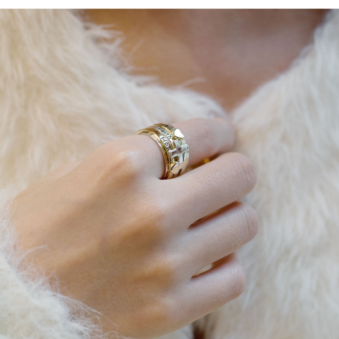 Geonna Cross Spinner Ring