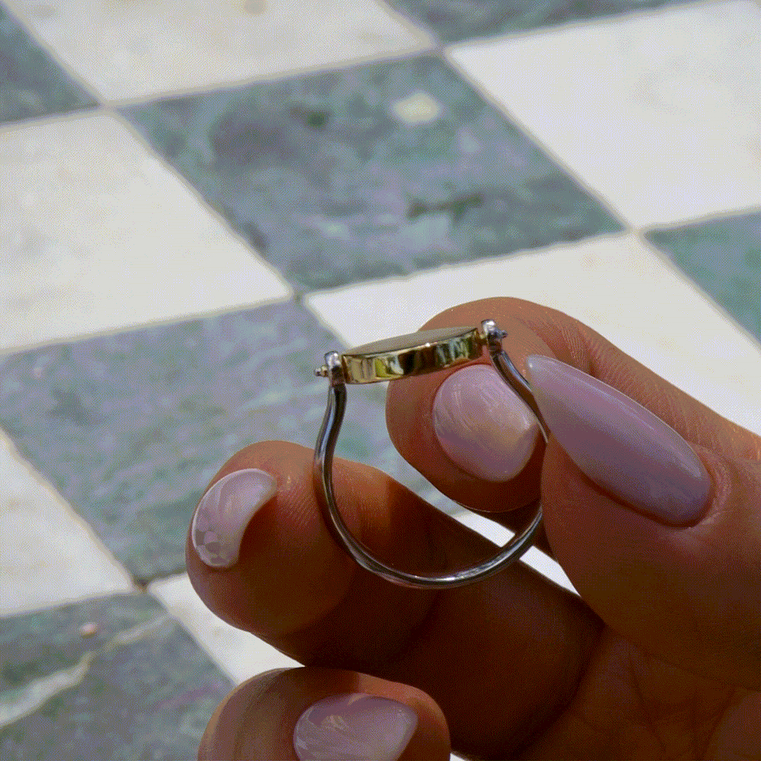 Alice Flip Ring