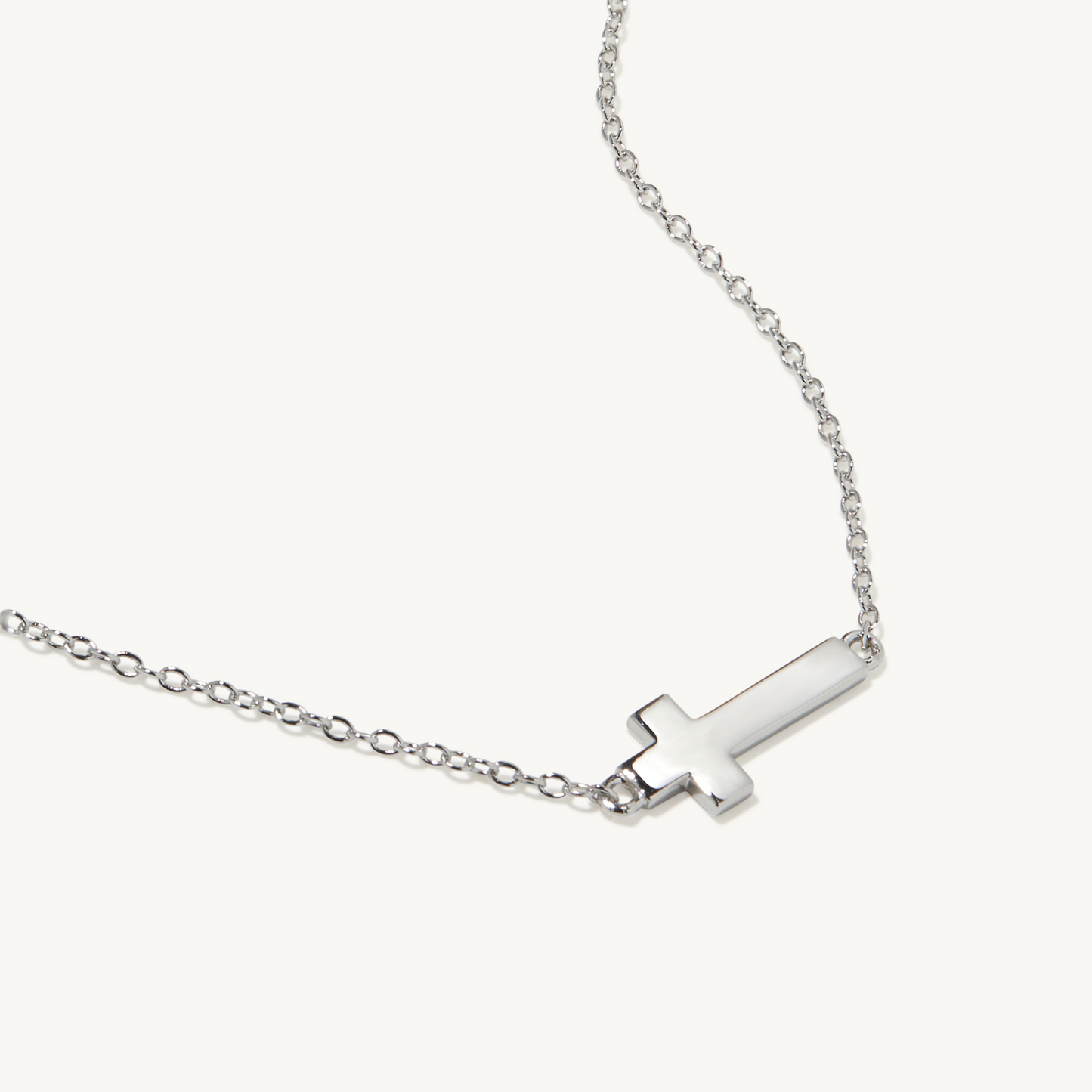 Mabilia Cross Necklace