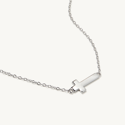 Mabilia Cross Necklace