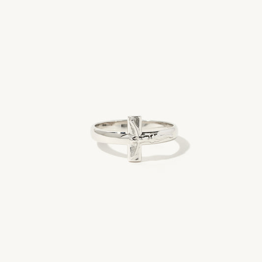 Nera Cross Ring